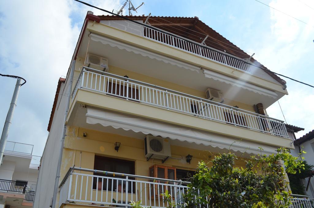 Emmeleia Accommodation By Maria Riga Ouranoupoli Exterior photo